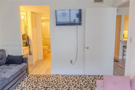401 Ocean Drive Miami Beach FL 33139