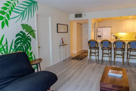 401 Ocean Drive Miami Beach FL 33139