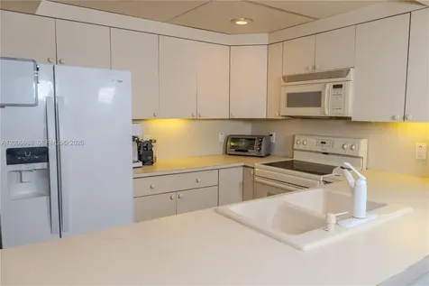 401 Ocean Drive Miami Beach FL 33139