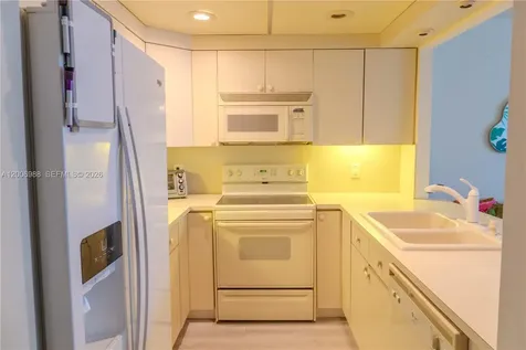 401 Ocean Drive Miami Beach FL 33139