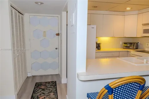 401 Ocean Drive Miami Beach FL 33139