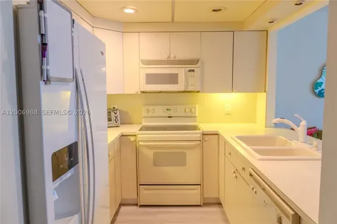 401 Ocean Drive Miami Beach FL 33139