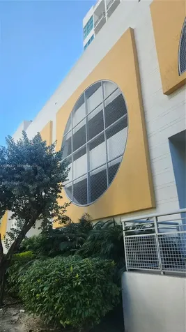 2200 NE 4th Avenue Miami FL 33137