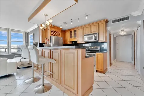 5555 Collins Avenue Miami Beach FL 33140