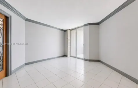 5555 Collins Avenue Miami Beach FL 33140