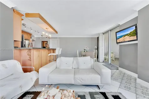 5555 Collins Avenue Miami Beach FL 33140
