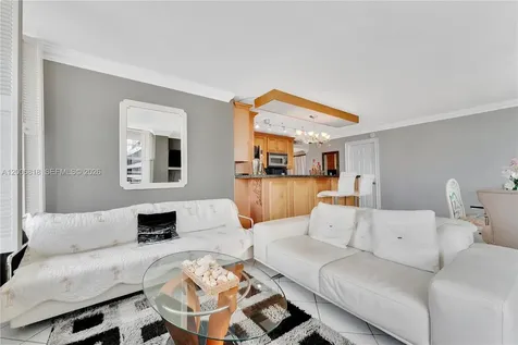 5555 Collins Avenue Miami Beach FL 33140