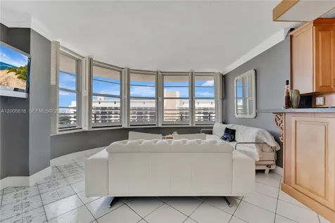 5555 Collins Avenue Miami Beach FL 33140