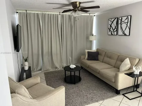 7125 NW 186th Street Hialeah FL 33015