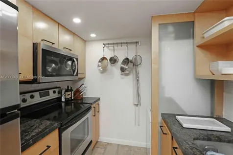 9394 SW 77th Avenue Miami FL 33156