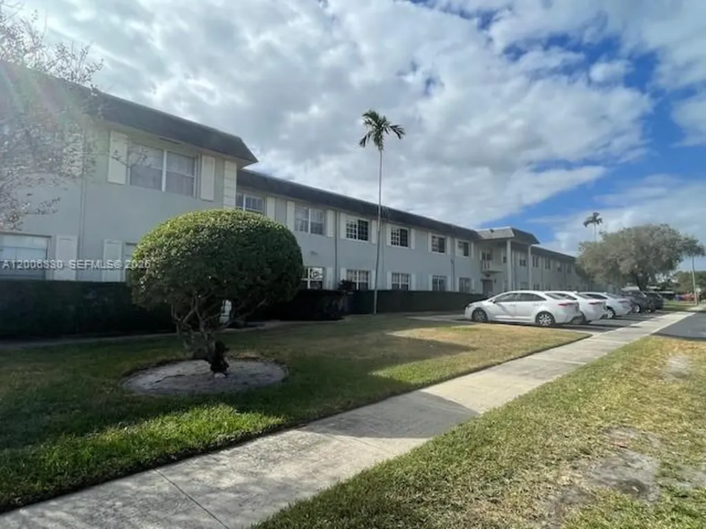 1560 Mckinley Street Hollywood FL 33020