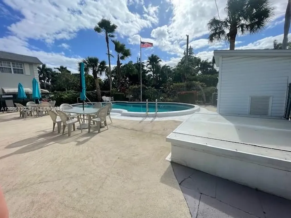 1560 Mckinley Street Hollywood FL 33020