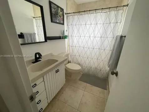 1560 Mckinley Street Hollywood FL 33020