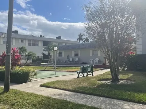 1560 Mckinley Street Hollywood FL 33020