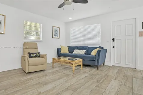 1547 NE 38th Street Oakland Park FL 33334