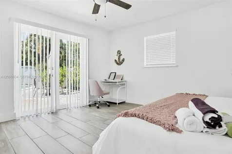 1547 NE 38th Street Oakland Park FL 33334