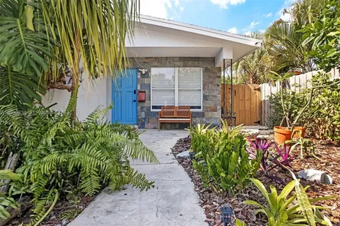 1547 NE 38th Street Oakland Park FL 33334