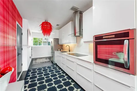 1601 Lenox Avenue Miami Beach FL 33139