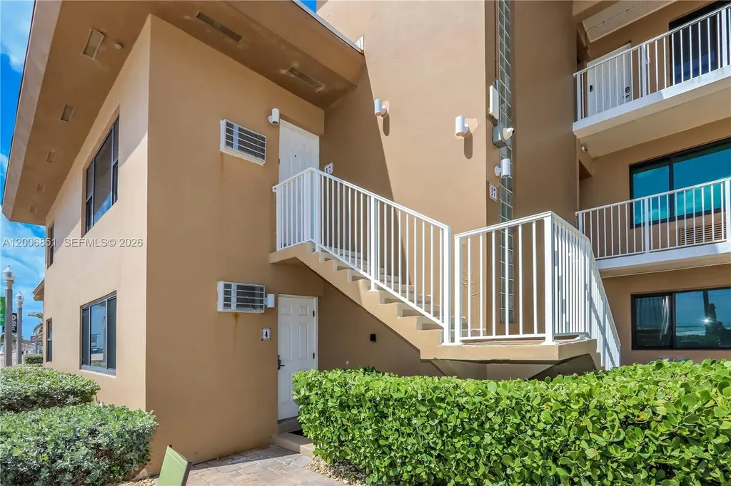 3300 N Surf Road Hollywood FL 33019