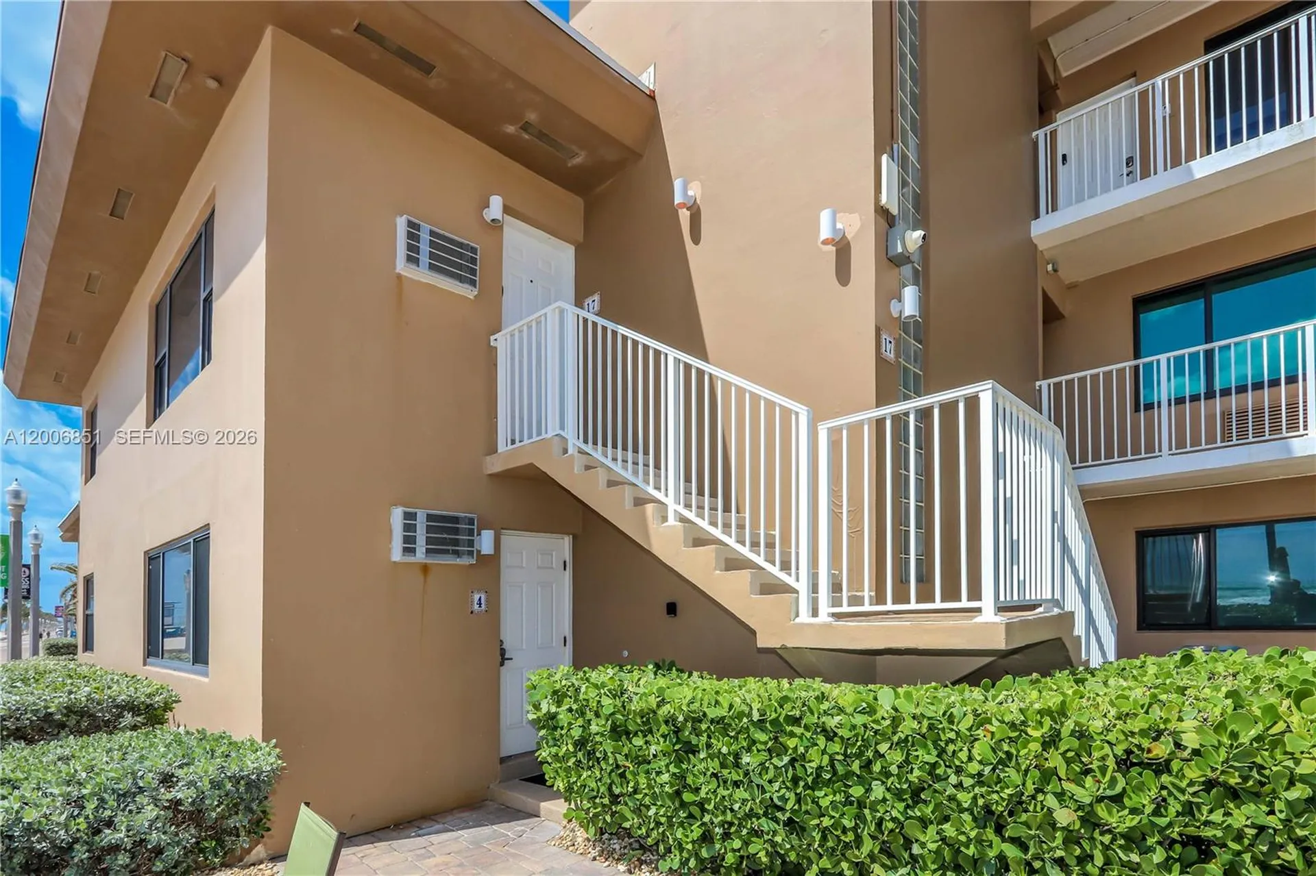 3300 N Surf Road Hollywood FL 33019