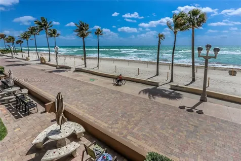 3300 N Surf Road Hollywood FL 33019