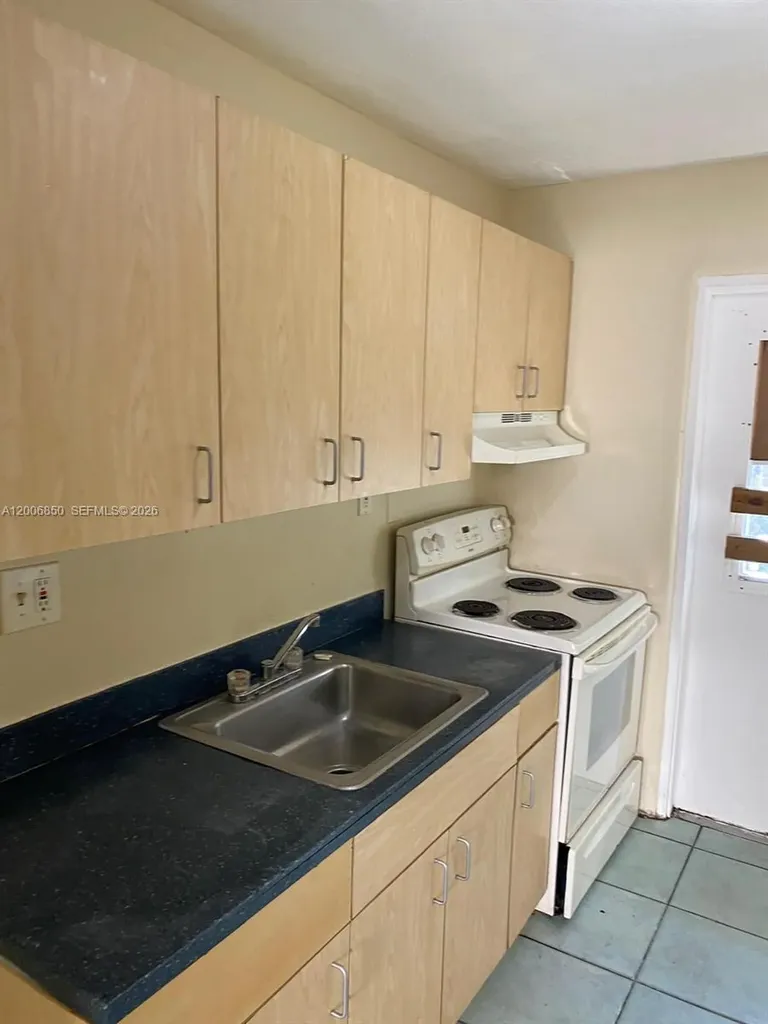1319 NW 60th Street Miami FL 33142