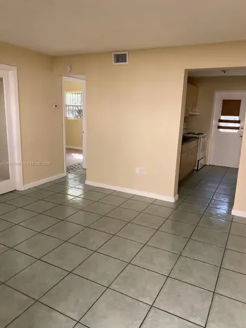 1319 NW 60th Street Miami FL 33142