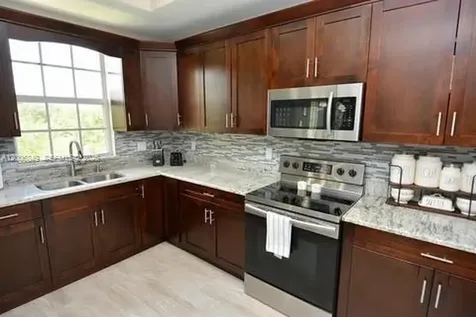 10480 SW Stephanie Way Port St. Lucie FL 34987