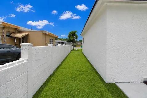 2870 NW 169th Terrace Miami Gardens FL 33056