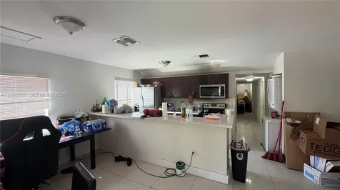 2071 NW 86th Street Miami FL 33147