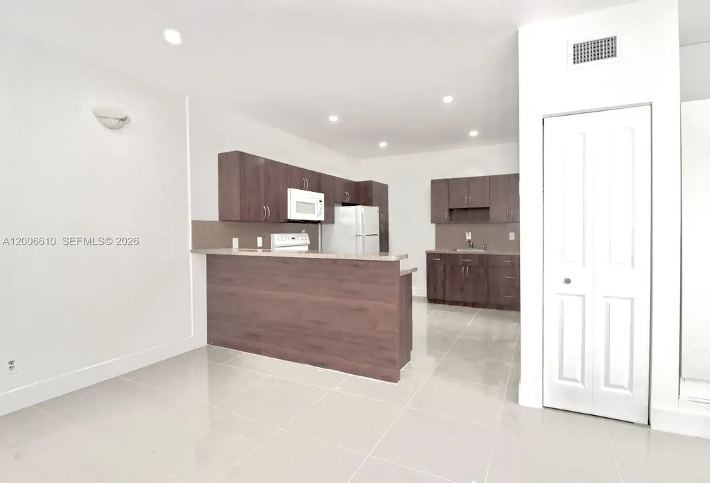 2806 Taylor Street Hollywood FL 33020