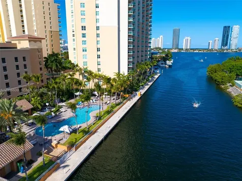 3340 NE 190th Street Aventura FL 33180