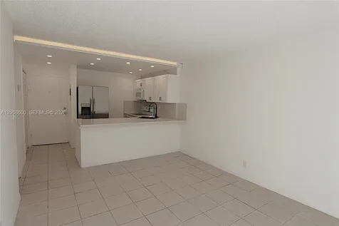 4550 NW 9th Street Miami FL 33126