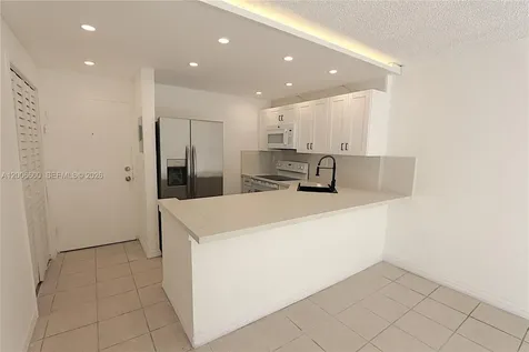 4550 NW 9th Street Miami FL 33126