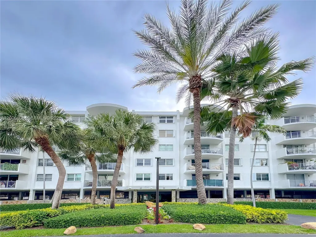 210 Sea View Drive Key Biscayne FL 33149
