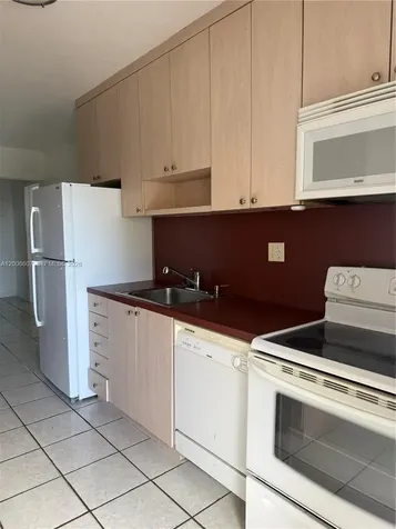 2600 S Ocean Drive Hollywood FL 33019