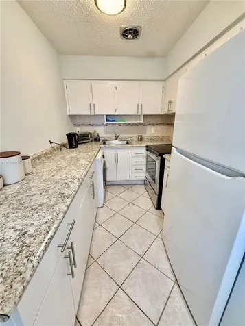 800 SW 11th Avenue Hallandale Beach FL 33009