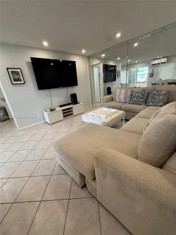 800 SW 11th Avenue Hallandale Beach FL 33009