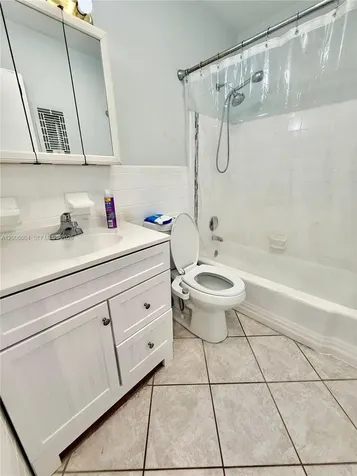800 SW 11th Avenue Hallandale Beach FL 33009