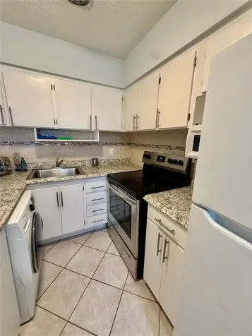 800 SW 11th Avenue Hallandale Beach FL 33009