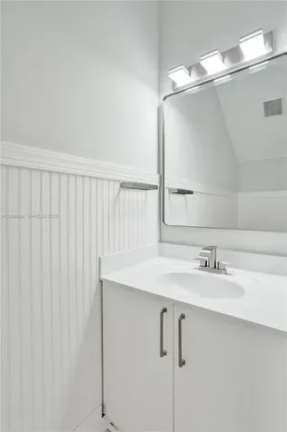 835 NE 19th Avenue Fort Lauderdale FL 33304