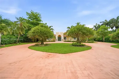 9898 NW 133rd Street Hialeah Gardens FL 33018