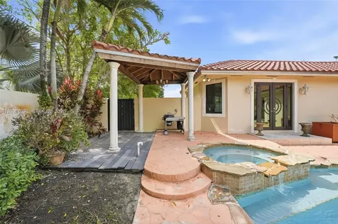 9898 NW 133rd Street Hialeah Gardens FL 33018
