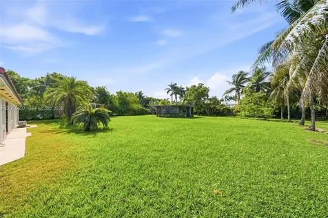 9898 NW 133rd Street Hialeah Gardens FL 33018