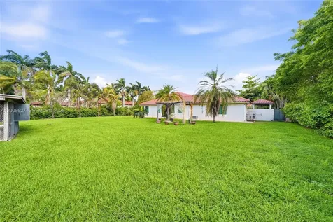 9898 NW 133rd Street Hialeah Gardens FL 33018
