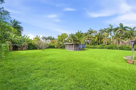 9898 NW 133rd Street Hialeah Gardens FL 33018