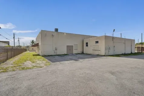4167 SW 18th Street West Park FL 33023