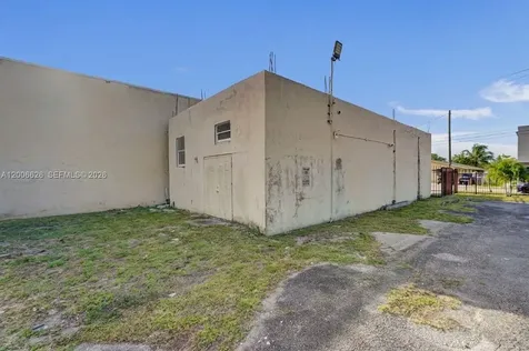 4167 SW 18th Street West Park FL 33023