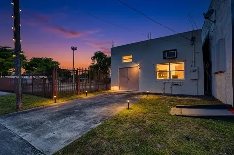 4167 SW 18th Street West Park FL 33023