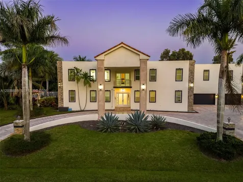 1430 NW 114th Avenue Plantation FL 33323